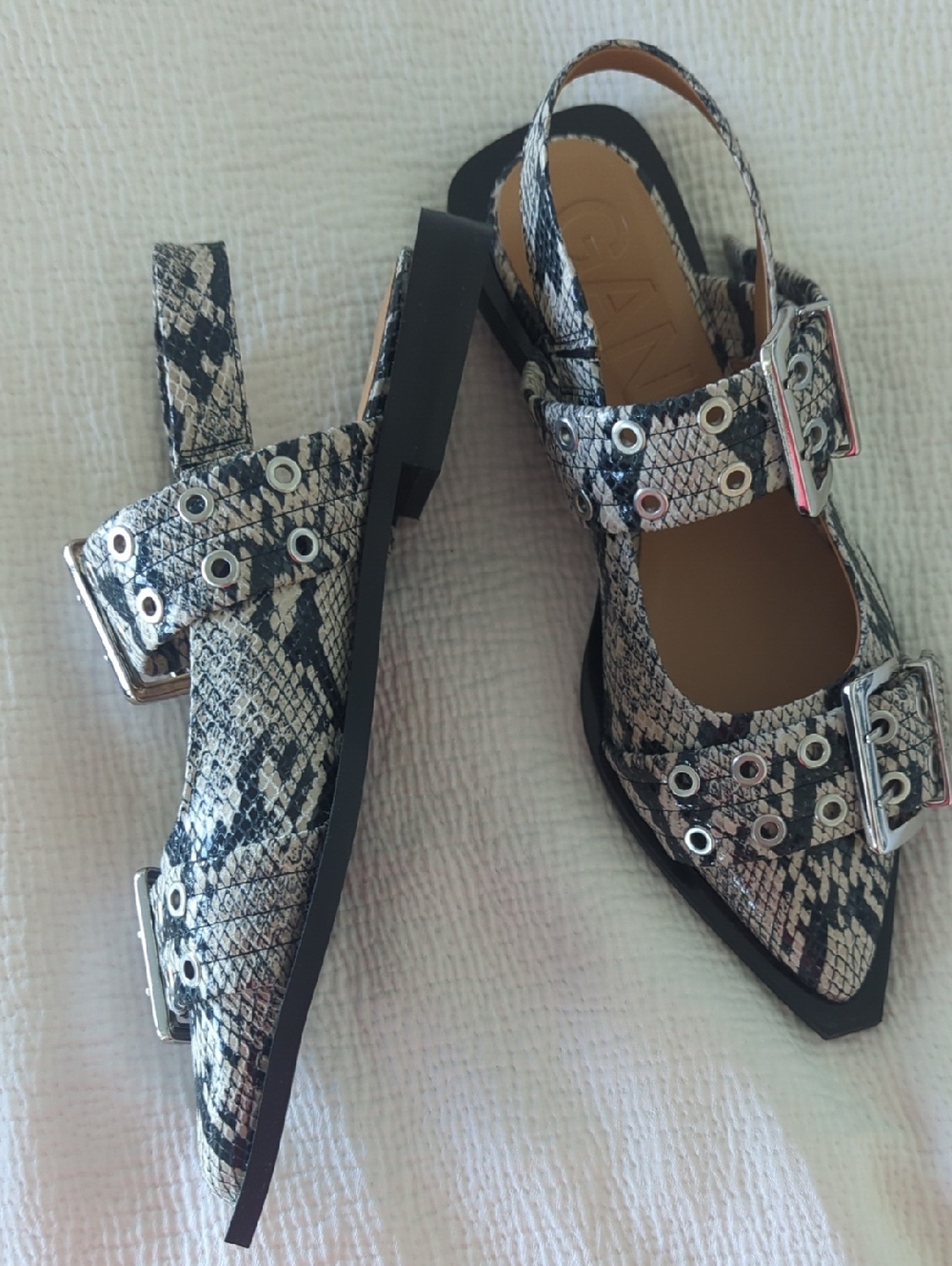 NEW In box Ganni Black & White Snake-Print Pointed Slingback Mules. - Picture 5 of 6